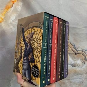 A series of unfortunate events Loathsome library